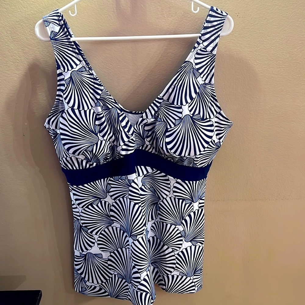 NWOT Tankini Navy blue sea shell 3X top with boy shorts